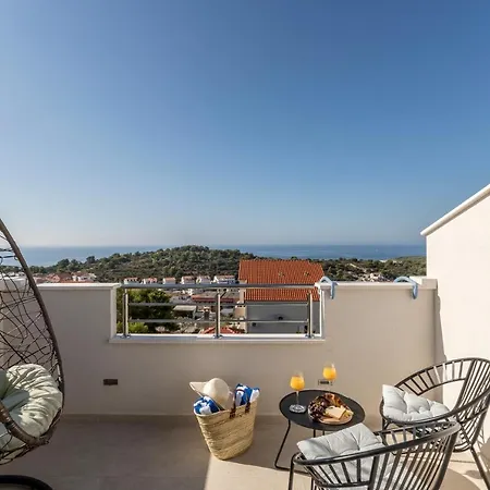 Hvar De Luxe 1 *