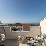 Hvar De Luxe 1 *