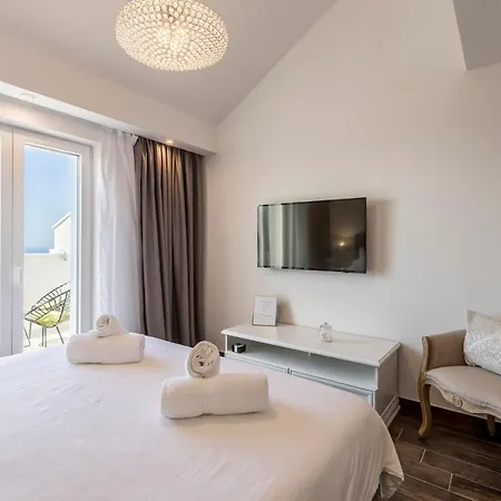 Hvar De Luxe 1